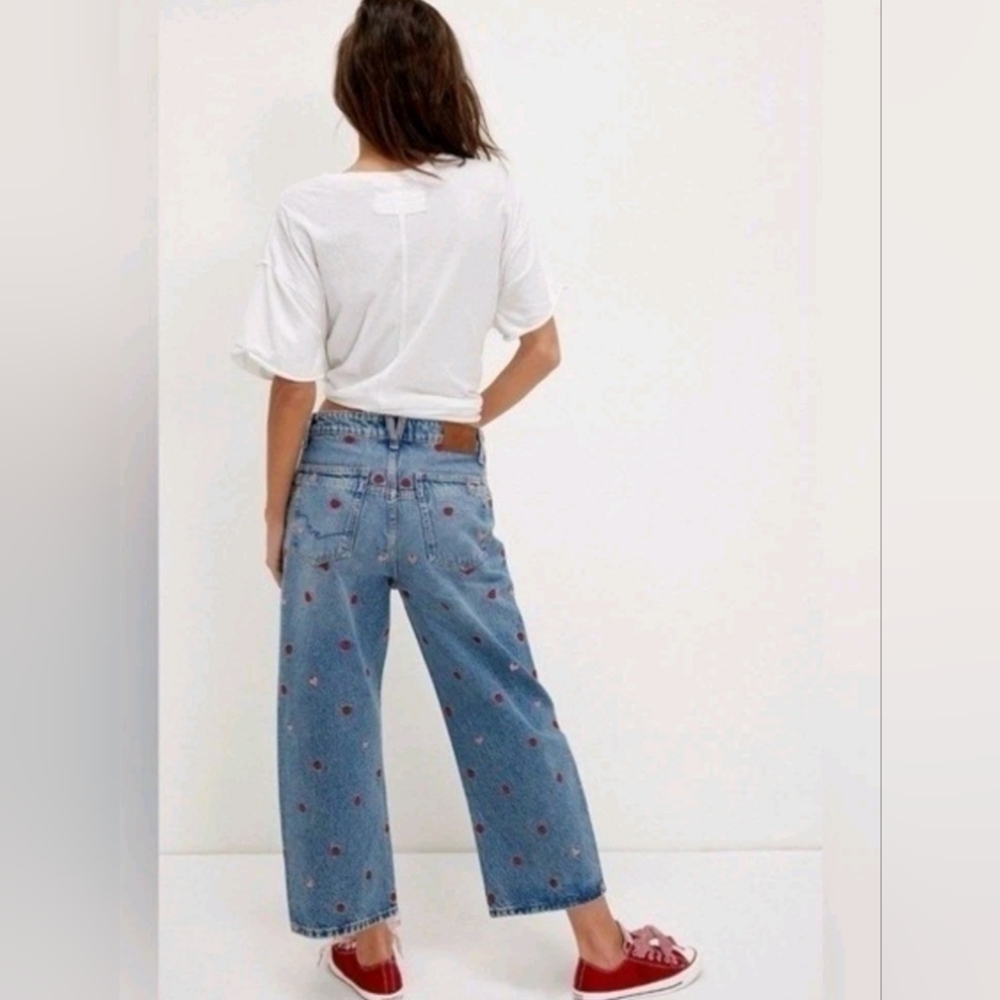 Free People Denim Boyfriend Jeans with Red Hearts *SOLD OUT *27 *NWT - Picture 2 of 4